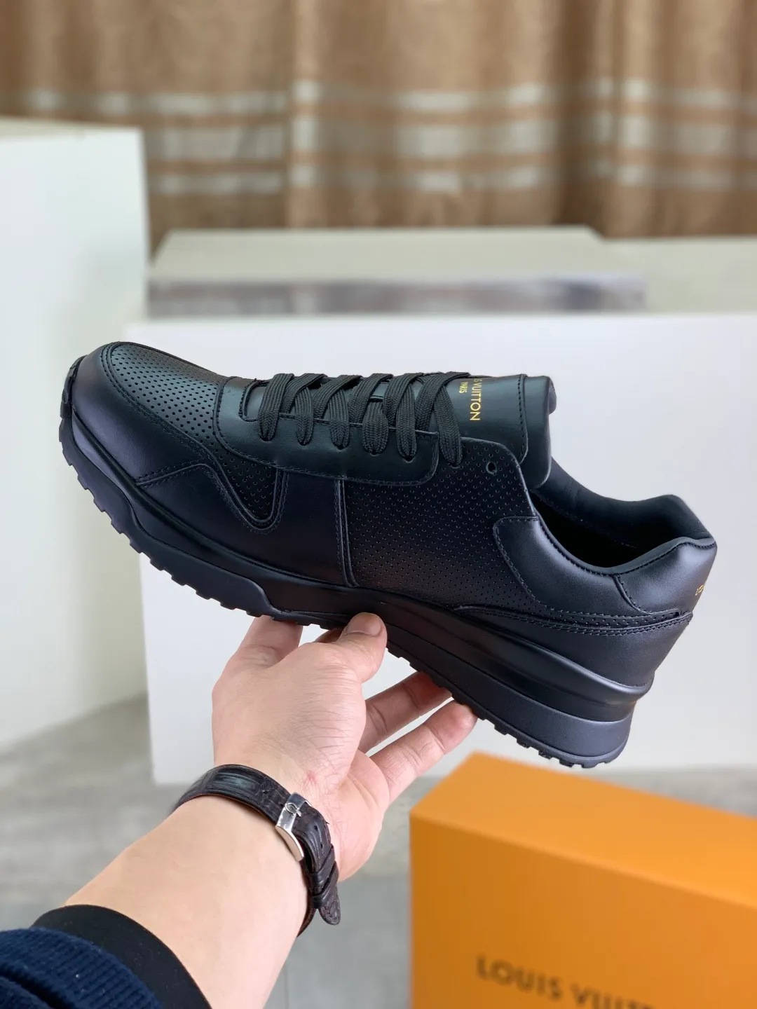 Men's men's shoes P680 new style 💶[LOUIS VUITTON] (original order) new style 🍀LV Louis Vuitton * - top version of LV classic trendy shoes! Use imported original cowhide and water-dyed cowhide lining. The latest original wear-resistant TPU combination outsole! High quality products! Multiple colors available, code number: 39-45 (46 customized)